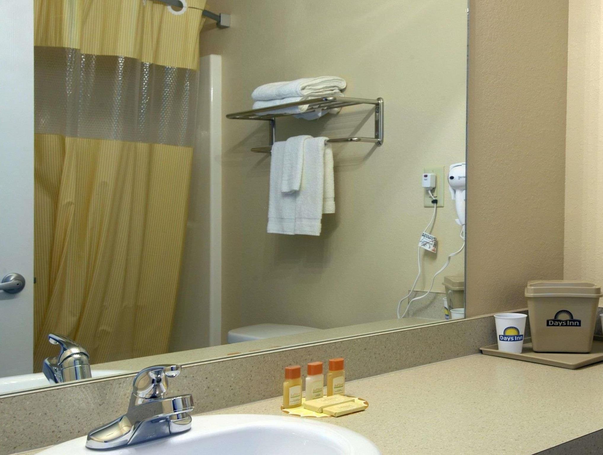 Days Inn Of Centre Extérieur photo